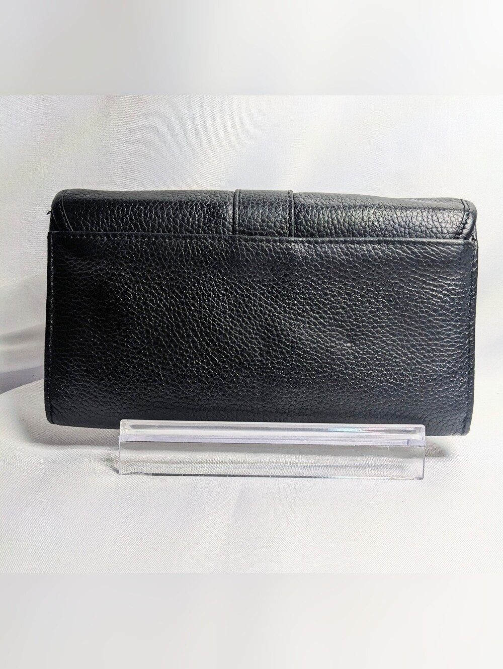Ora Delphine Fold-over Wallet, Black Pebbled Leather W/ Gold-tone Turnlock - Picture 3 of 15